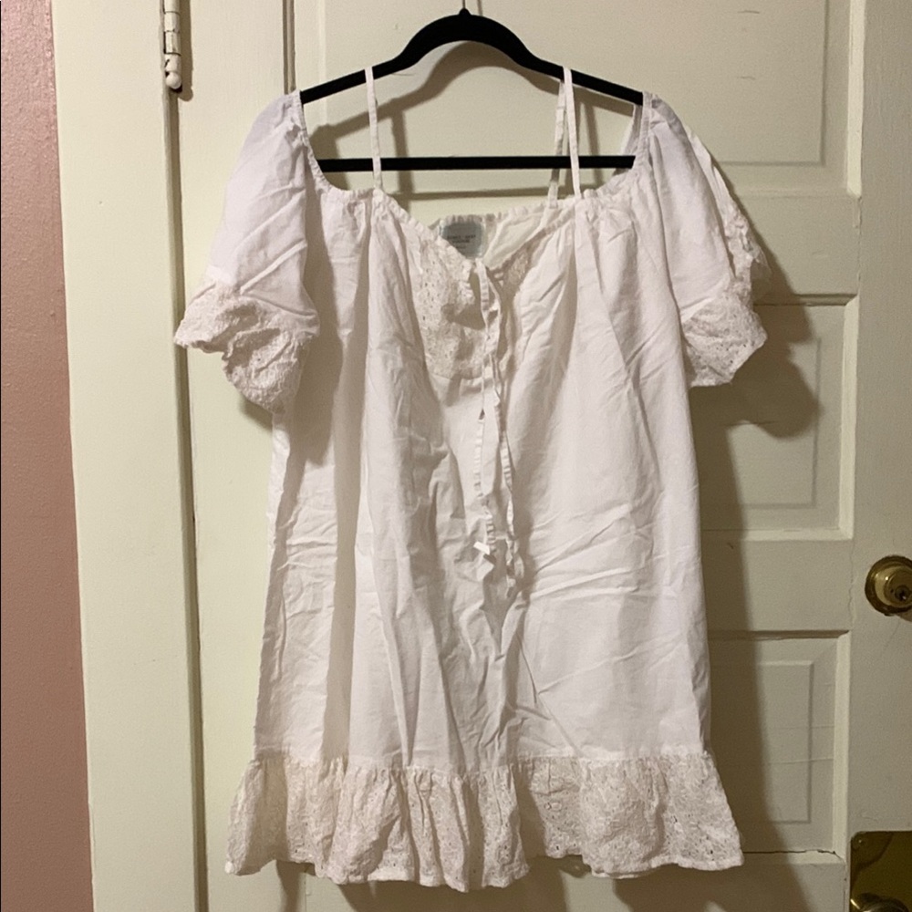 Romeo & Juliet Couture White Swim Coverup